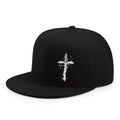 Gorra de béisbol de visera plana con bordado de cruz y rayo