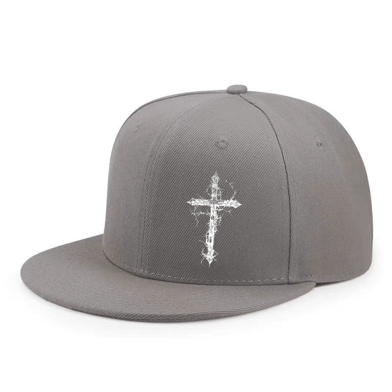 Gorra de béisbol de visera plana con bordado de cruz y rayo