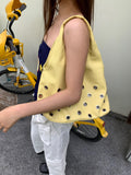Bolso cubo de un solo hombro estilo punk con remaches