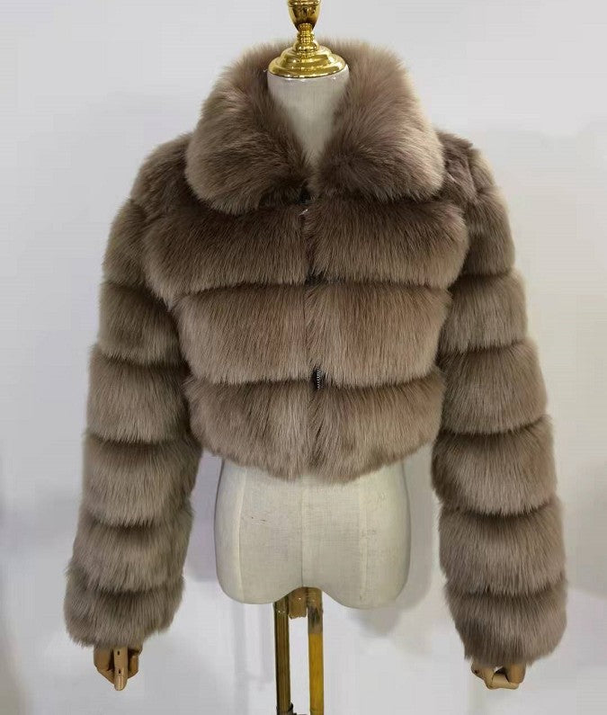 Abrigo de mujer de piel sintetica con cuello de solapa