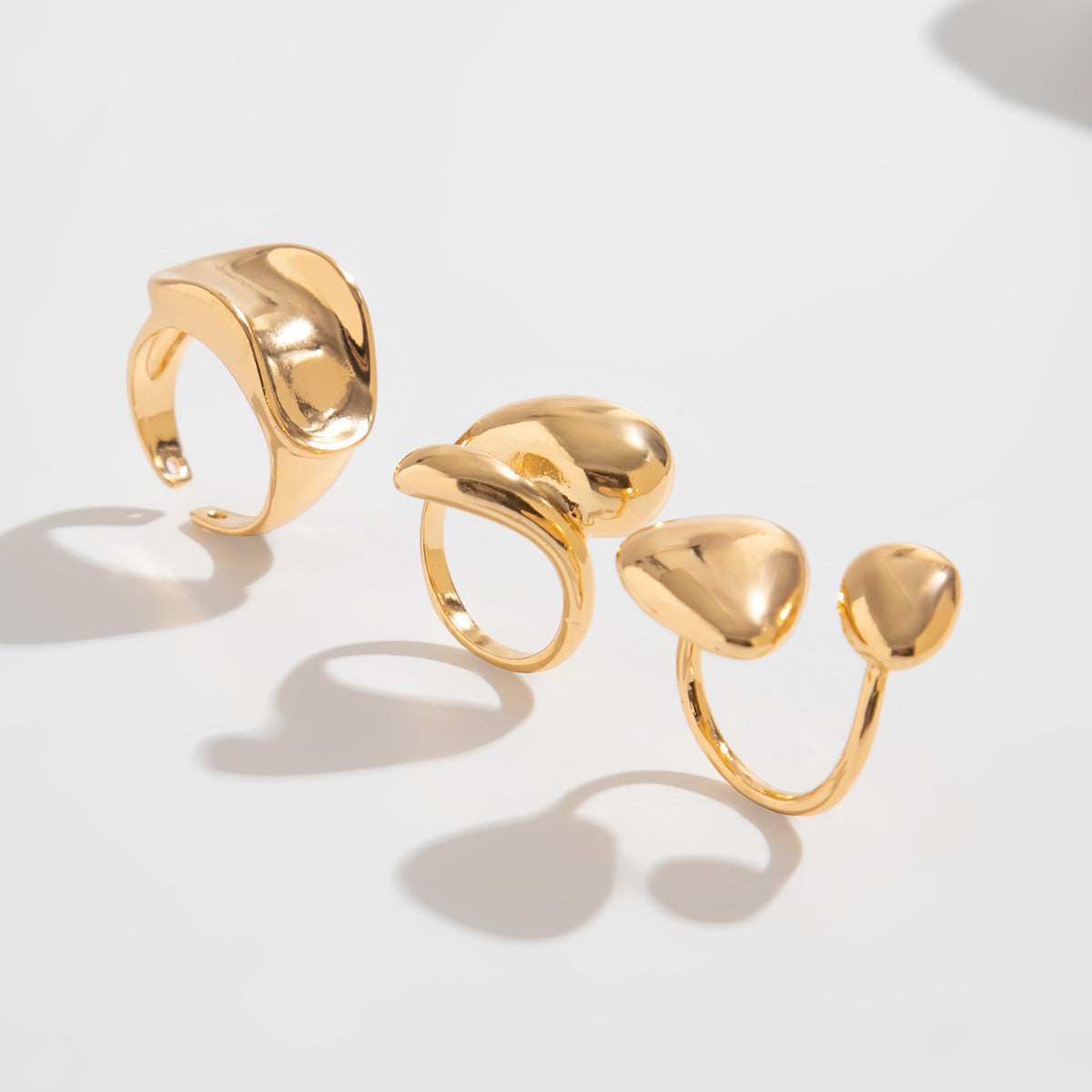 Alloy fashion ring