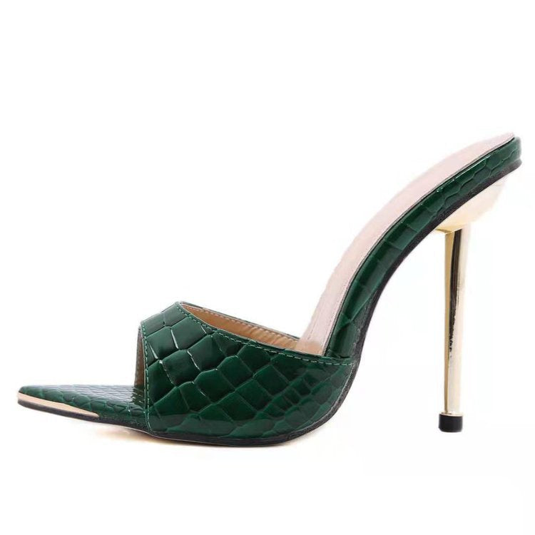 Sandalias de tacón alto y punta fina, de color liso y diseño sencillo