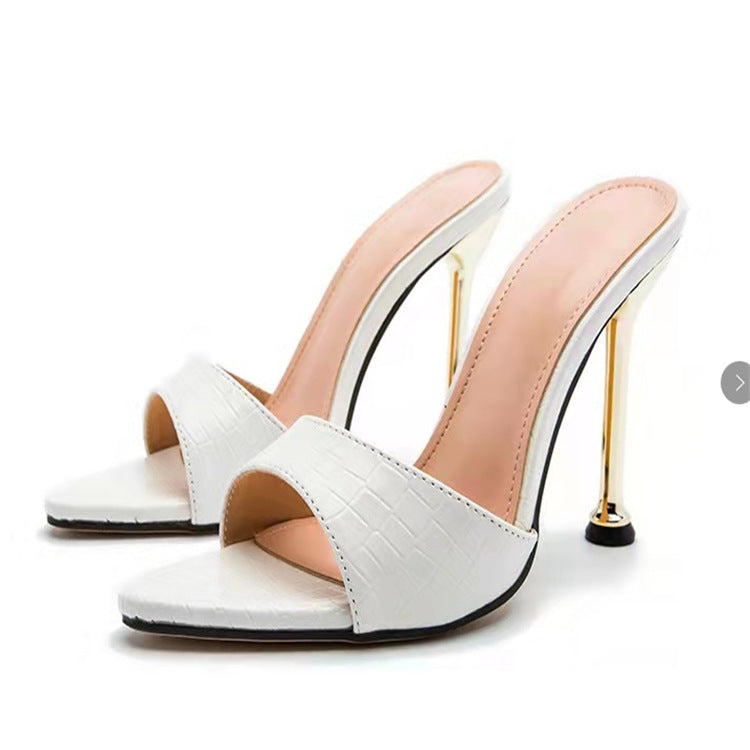 Sandalias de tacón alto y punta fina, de color liso y diseño sencillo